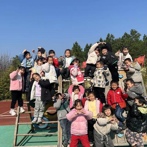 富家桥镇中心幼儿园大二班第十八周日常活动剪辑