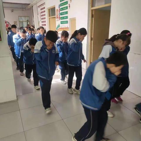 【关爱学生 幸福成长】开展消防演练，筑牢安全防线——薛庄小学