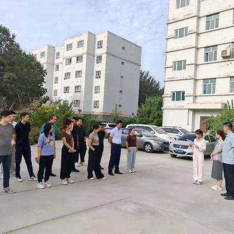 携手并进 奋力奔跑—且末县分公司幸福1+1趣味运动会