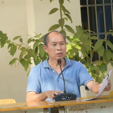 怀揣梦想搏击风浪，策马雄关永不言败——期中测试总结表彰大会