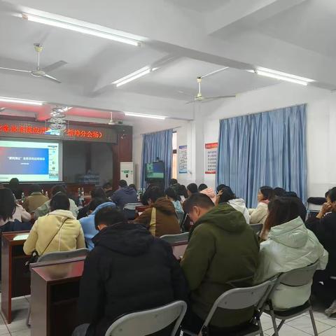 美兰区新埠街道组织参加“便民简证”业务及系统应用培训