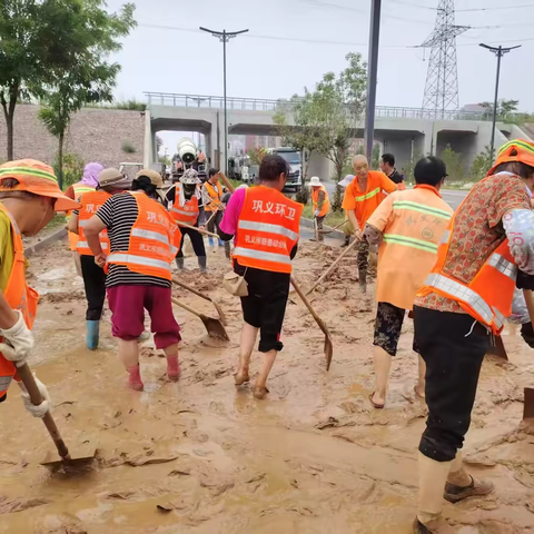 市建管局市政和环境卫生中心全力开展雨后清淤，守护道路洁净有序