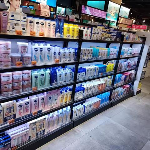 首义日化换季陈列