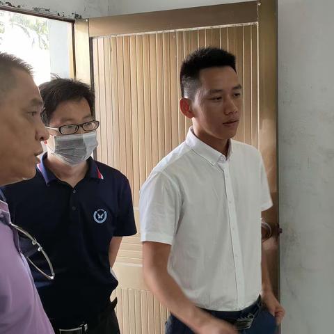 执法局对防控点、垃圾场安全生产工作情况调研