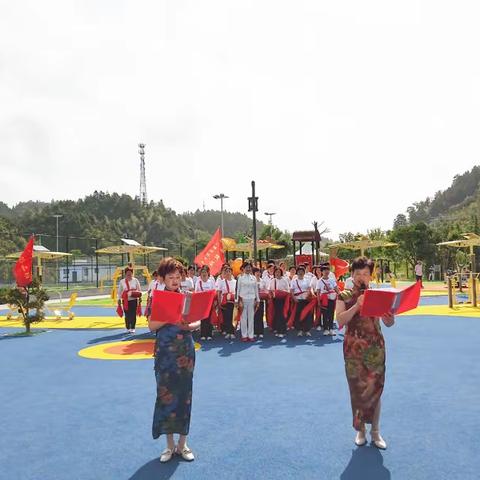 祁门县老年大学舞蹈二班和腰鼓班开展教学实践活动