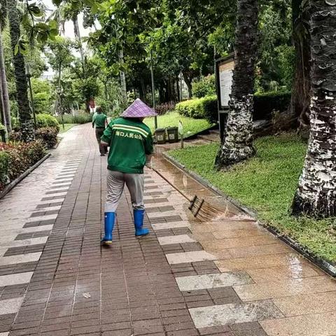 海口人民公园管理处持续做好基孔肯雅热蚊媒防控消杀工作日报（8月17日）