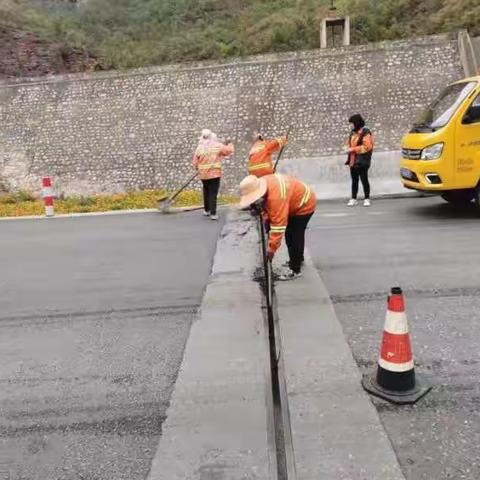 涉县公路站加强秋季公路养护