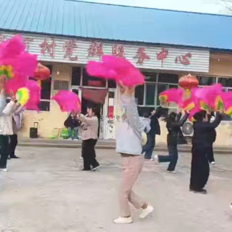 元宵节排练节目，活跃乡村气氛