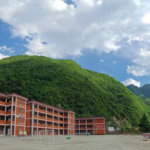 预防校园欺凌 守护成长净土 ————青铜关镇梅花小学举办心理健康和防欺凌专题讲座活动