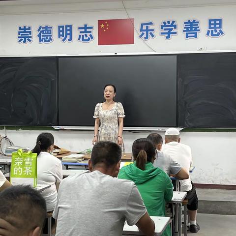 奋战中考 赢在未来——西安市宇航中学初三年级召开家长会