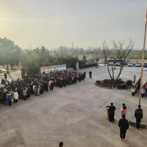 新的学期，新的征程 ——柴胡店中学新学期升旗仪式