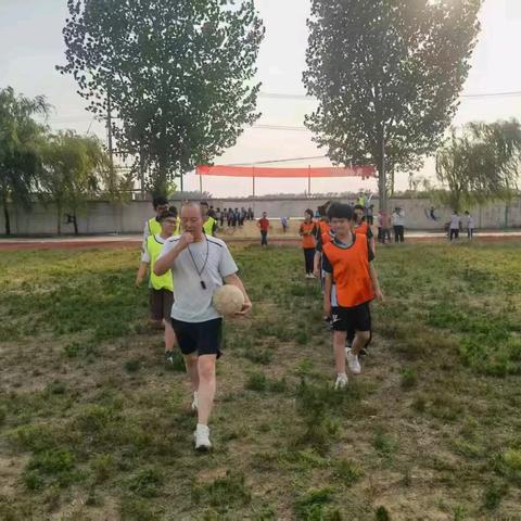 绿茵逐梦，“足”够精彩——柴胡店中学第一届“校长杯”足球联赛圆满收官