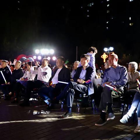 六里桥村举办“华彩中秋，欢乐同歌”主题文艺汇演