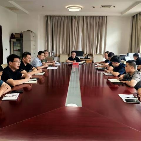 市领导席晓攀召开空气质量“退后十”攻坚行动日调度例会