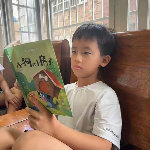 台风肆虐下的坚韧蜕变——古定中心小学2405班于狂风暴雨中居家学习、勇担责任的珍贵纪实