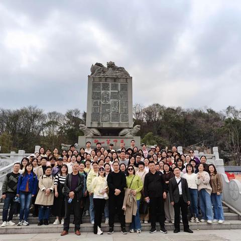 春风礼赞三月天，携手欢度女神节——冷水江市第二小学三八妇女节春游活动