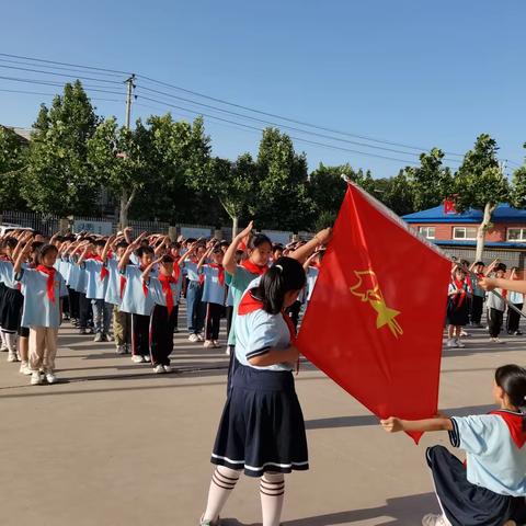 【邱县明德小学】关爱学生幸福成长｜童心向党 争做新时代好队员入队仪式