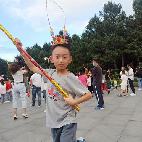 东盛小学四年二班李彦廷家庭读书会