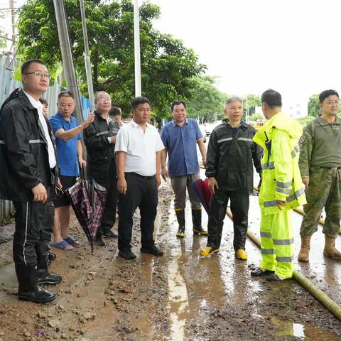 迅速响应，排涝抢险||天涯大队紧急排涝解民忧