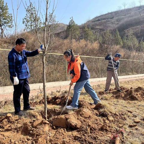 2023年3月铜川阳光中学小学部五年级四班“植树节”活动