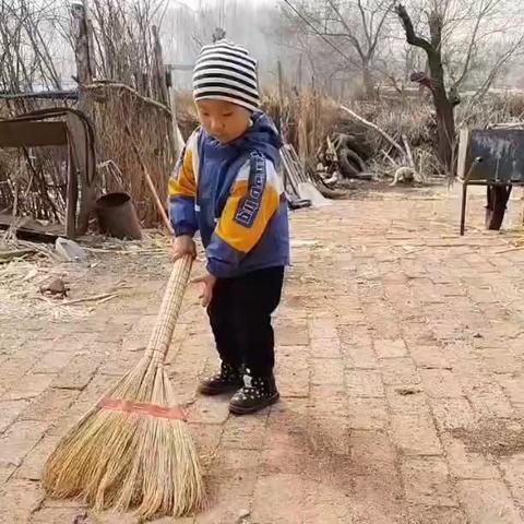 亿童光明幼儿园——《学做大人的小帮手》主题活动