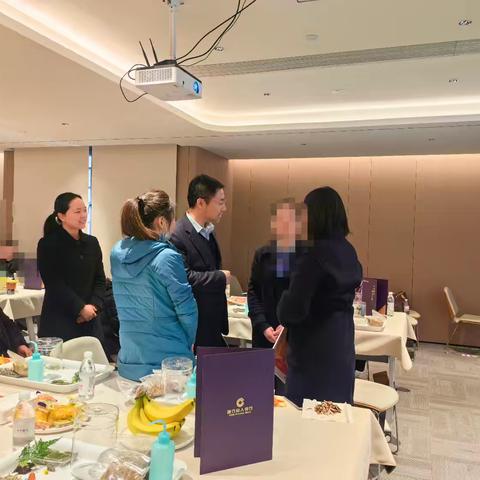 周口分行成功举办“绿意工坊”花艺活动