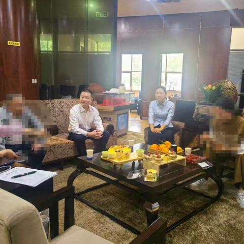 首席引领--周口分行党委书记、行长孙洪康面见我行重点私行客户