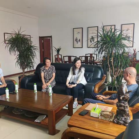 建信信托侯肖琳经理拜访我行重点私行客户