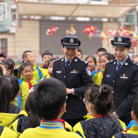 元气满满第一课  法治启航新学期