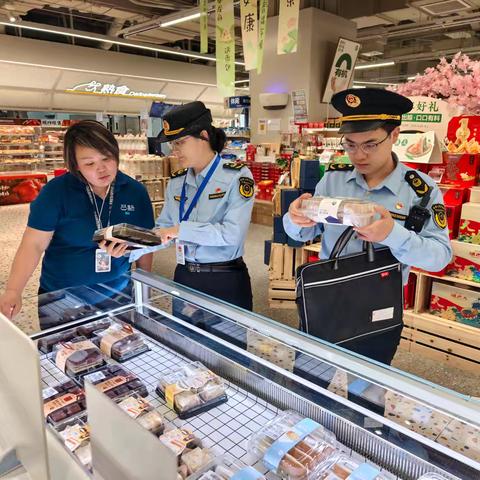 护花蕾周全 沐童真阳光 ——五里桥所开展“六一”前儿童用品专项检查