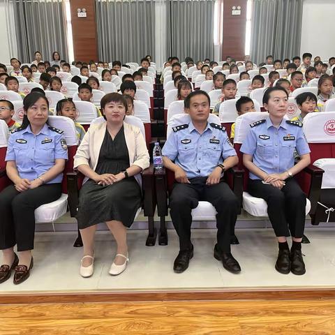 禁毒宣讲进校园，护航少年伴成长