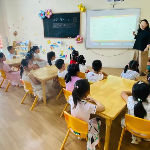 英童幼儿园蜜桃🍑中一班愉快的一天（8月16日）