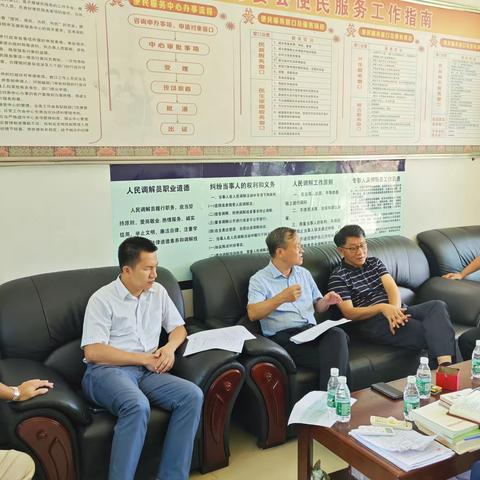 县委副书记、政法委书记李锋实地督导乡村振兴大比武迎检准备工作