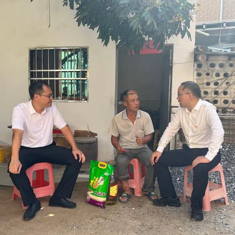 七一慰问送温暖 党的关怀暖人心——县委常委、副县长柳晓磊“七一”前夕走访慰问生活困难老党员