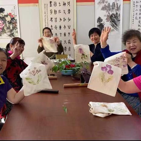 巧手绘廉包，指尖颂清风