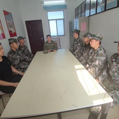 槐新街道武装部举行2023年下半年入伍新兵座谈会