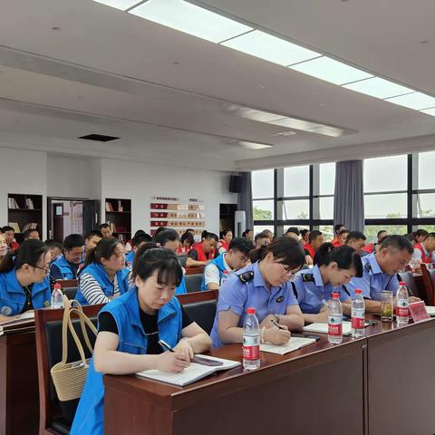 学习野生动物保护及安全防范知识，确保工作人员人身安全