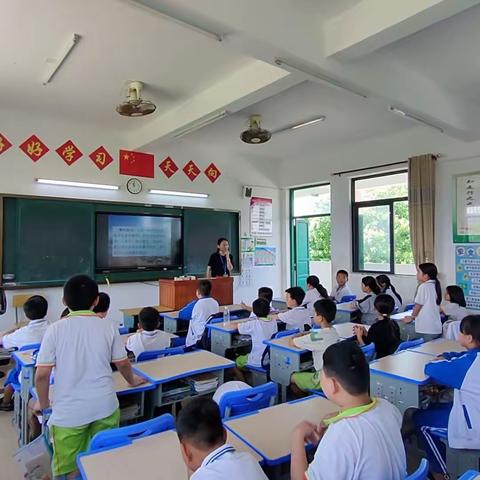 椰风轻抚，海韵悠长——记长坡镇多异小学《椰风海韵》主题朗诵课堂纪实