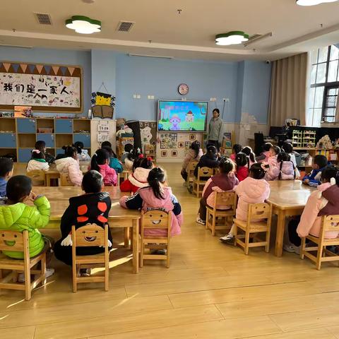 【安德湖动态】中一班数学活动——《迷路的公主》