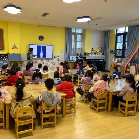 【安德湖动态】中一班社会活动——《有趣的太空生活》