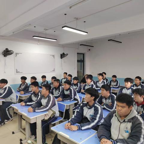 22智能楼宇班“阳光心理，健康成长”主题班会