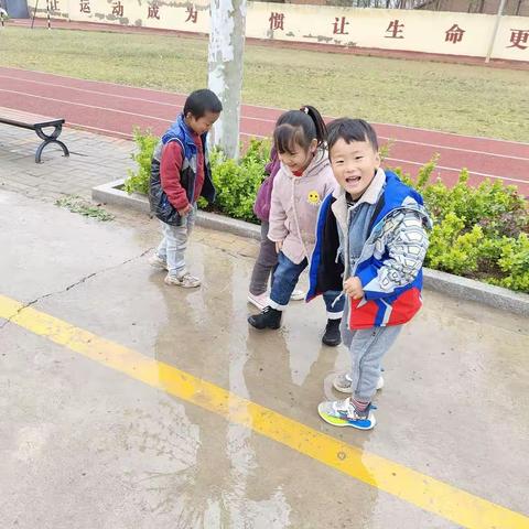 “雨”你相遇，好幸运——万庄小学附设幼儿园课程故事