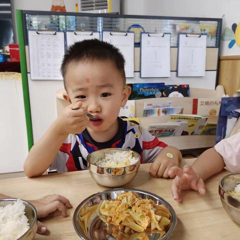 翡翠天际幼儿园小二班的简篇