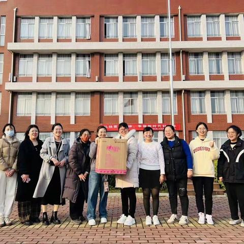 相约春日，致敬芳华 ——福清市渔溪实验小学庆祝三八节活动
