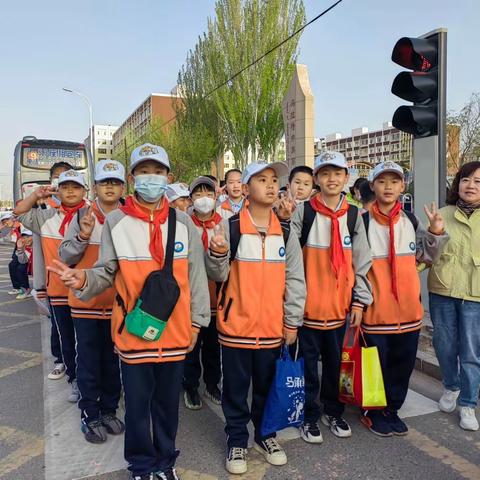 【养正德育+双减+研学活动】乌拉特中旗第二小学“四4班🌱”策马扬鞭趁年少，研学旅行正当时社会实践