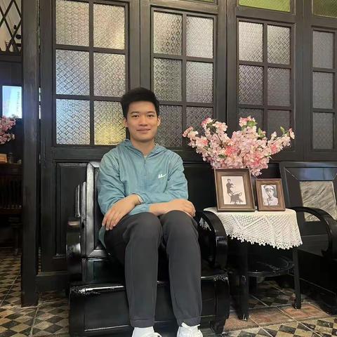 光辉典范，匠心筑梦