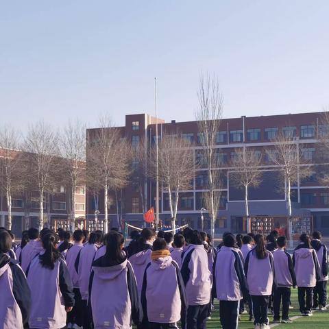 “永远铭记，勿忘国耻”国家公祭日——二○二中学第十六周升旗仪式