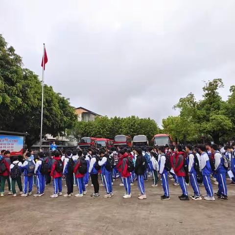 传承客家非遗   寻访百年围屋——梅江区西阳学校八九年级综合实践活动