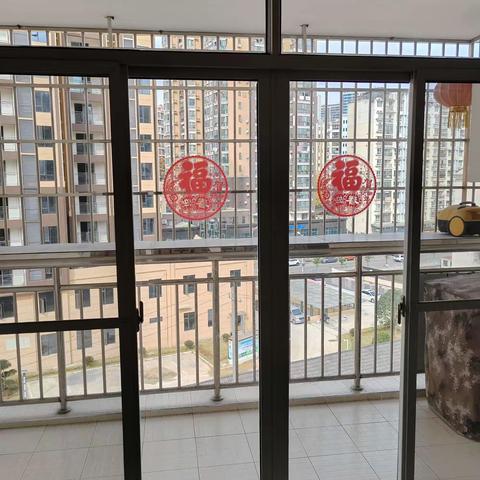 三室两厅房屋出租，6楼采光好，家具家电齐全，联系电话15926976362