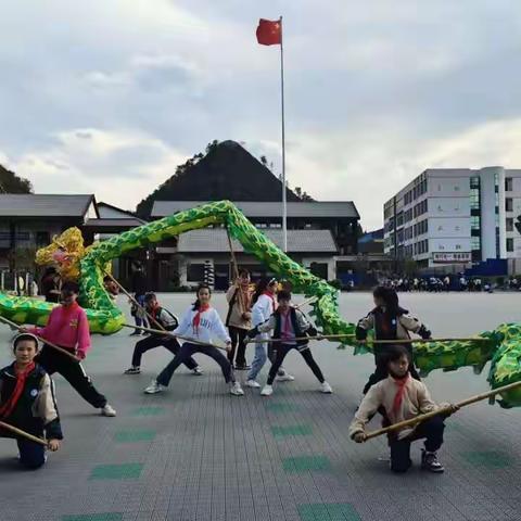 舞龙文化进校园  课后服务添活力                        ——安龙一小舞龙社团活动